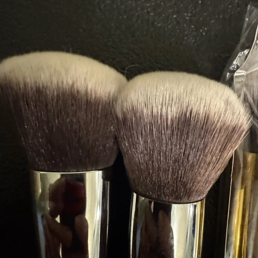 Makeup Brush Set with Pink and Black Handles
